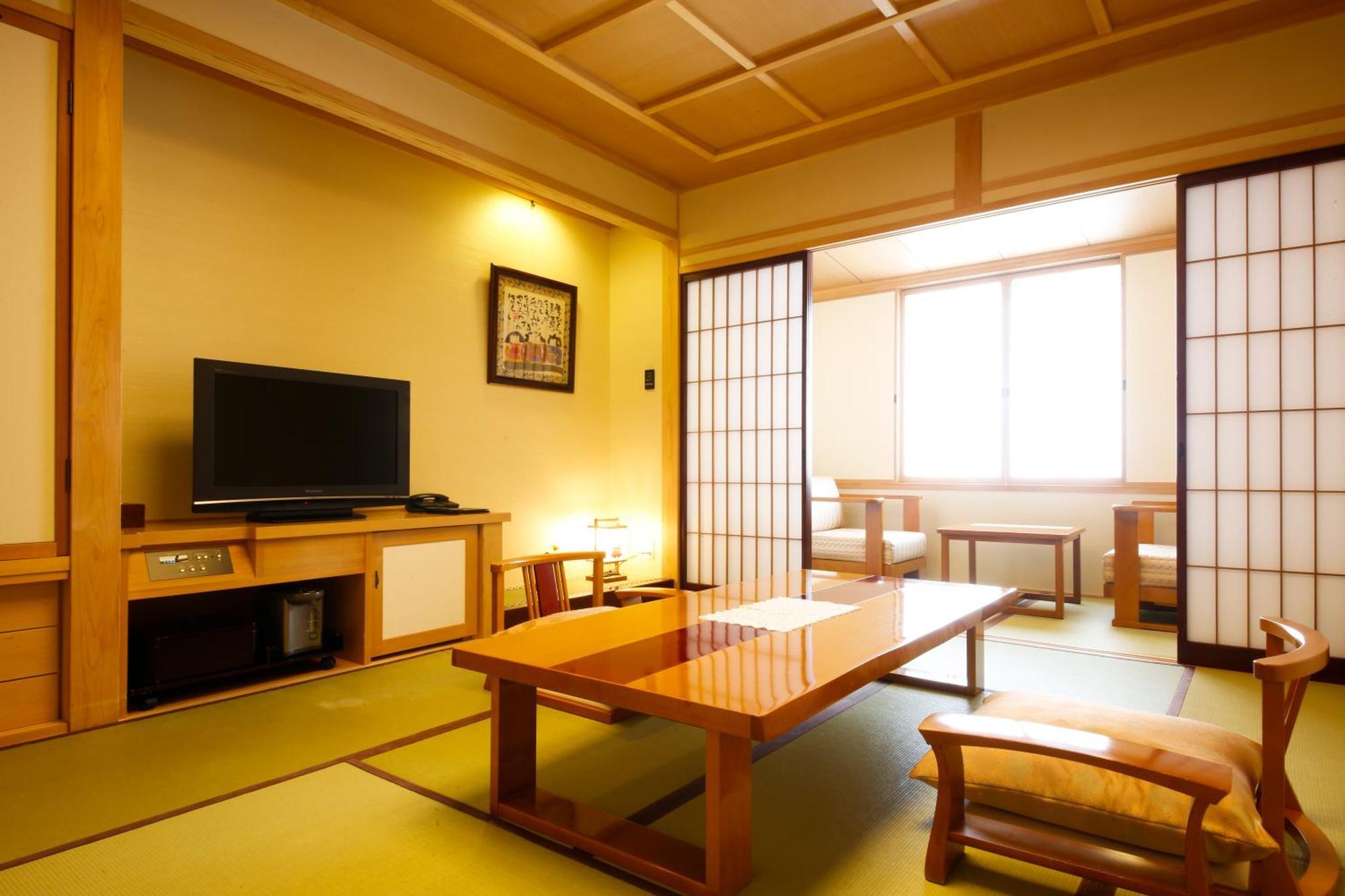 Hida Takayama Onsen Takayama Green Hotel - Keio Group Hotels - Exterior foto A traditional Japanese room